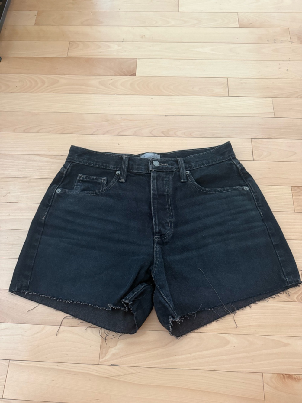 NWOT Universal Thread 90s Baggy Jean Short